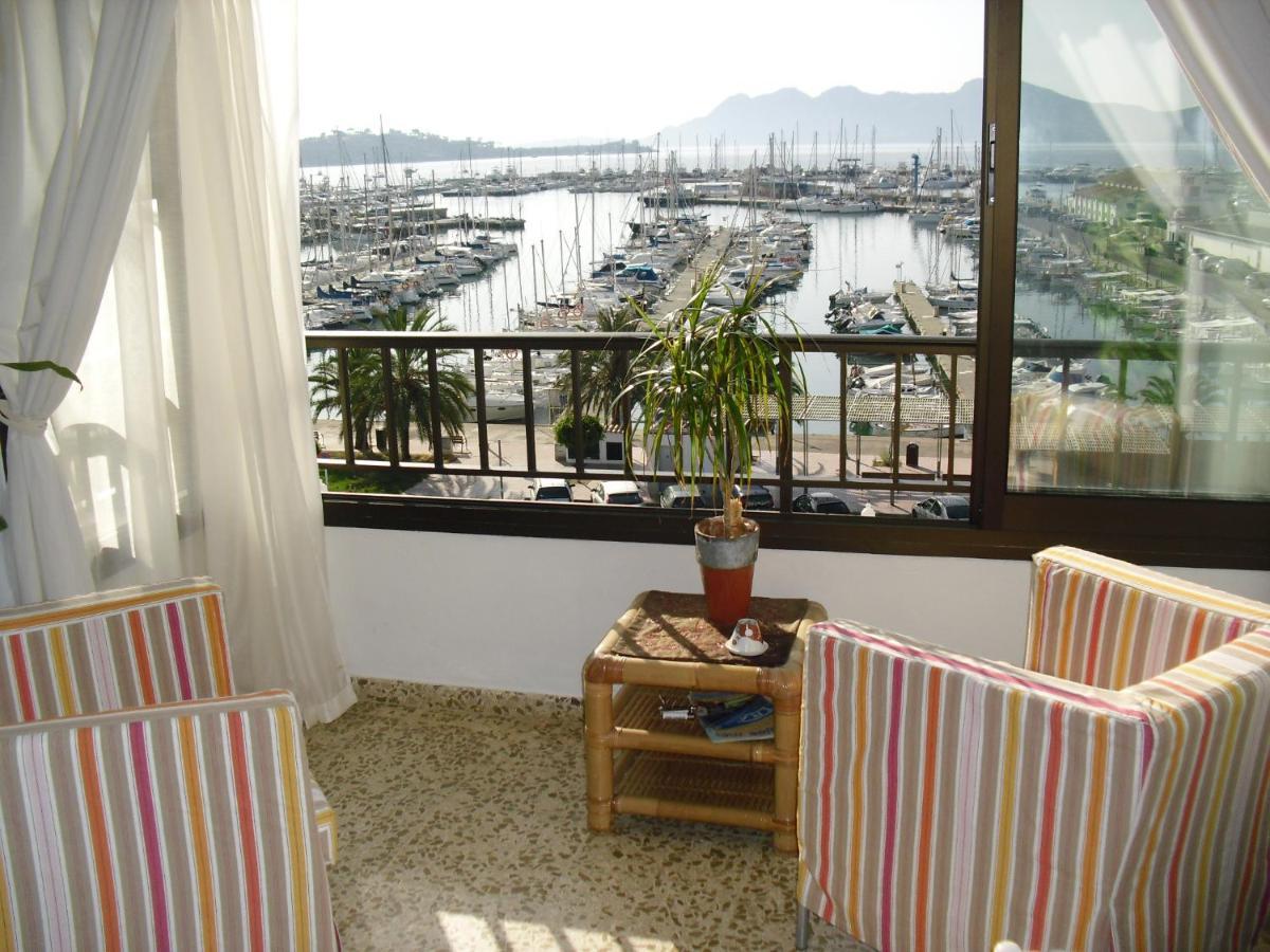 Apartment Mirrors Marina Front *