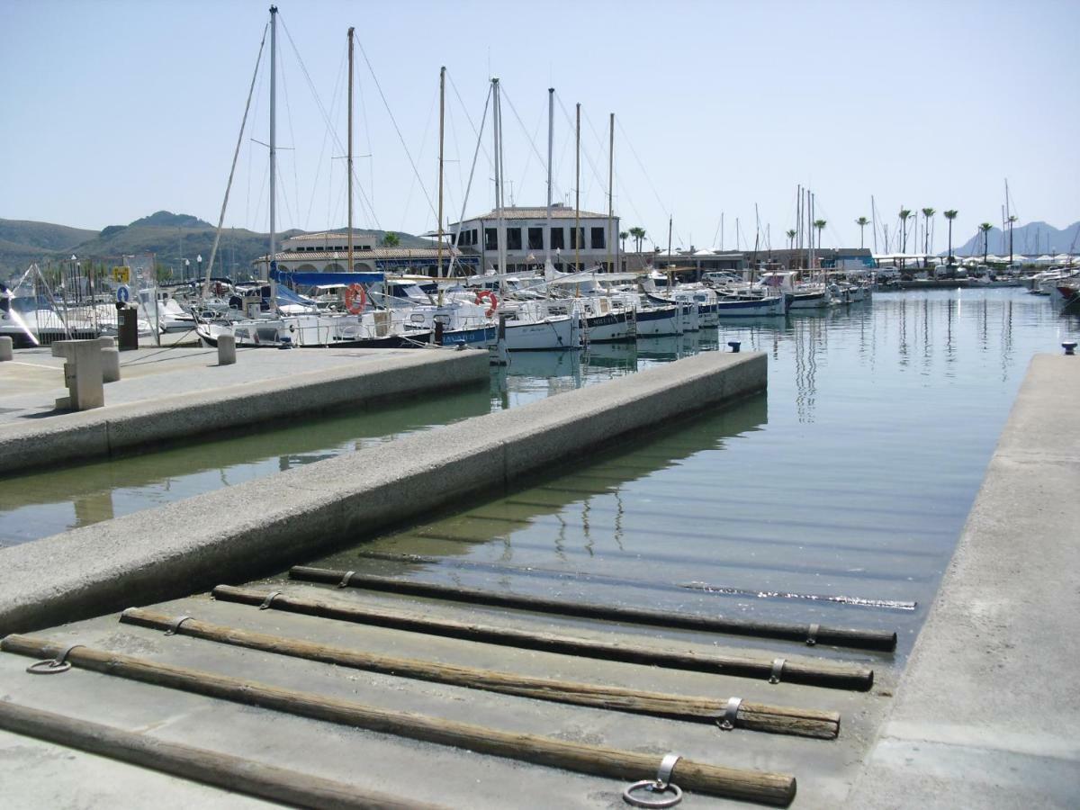 Mirrors Marina Front